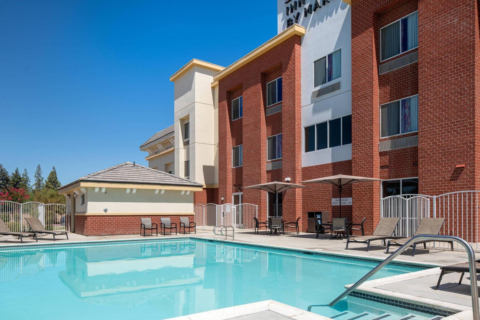 Fairfield Inn & Suites By Marriott Visalia Tulare Exterior photo